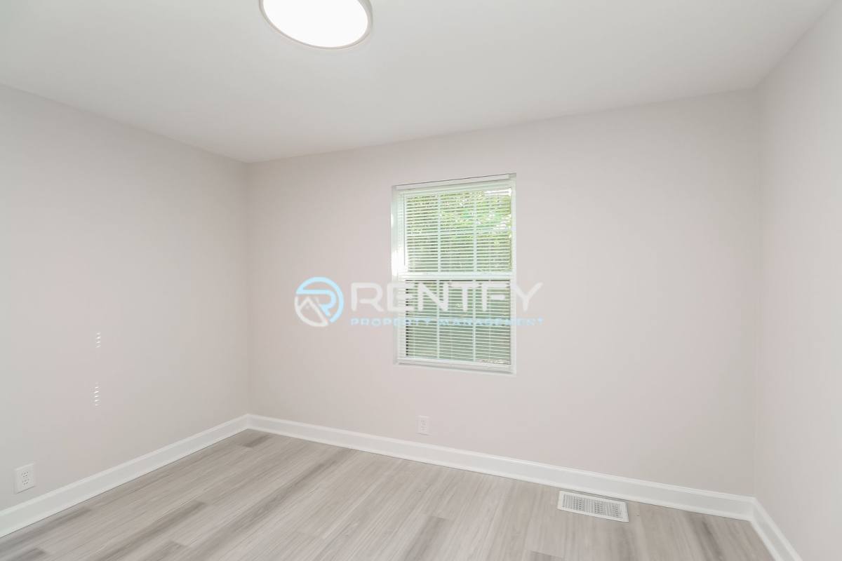 House for rent at 9304 Legranger Rd, Charlotte, NC 28262