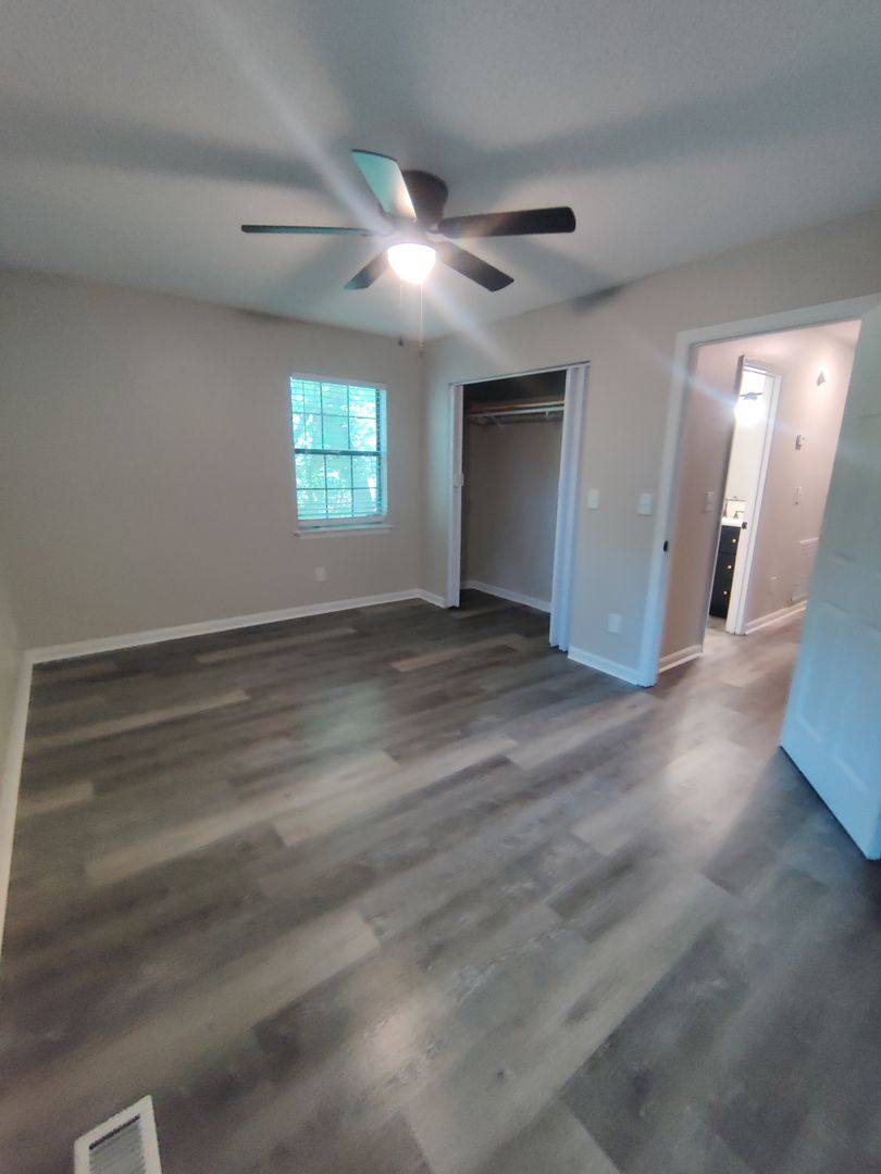 Apartment for rent at 813 Chickamauga Ave, Rossville, GA 30741