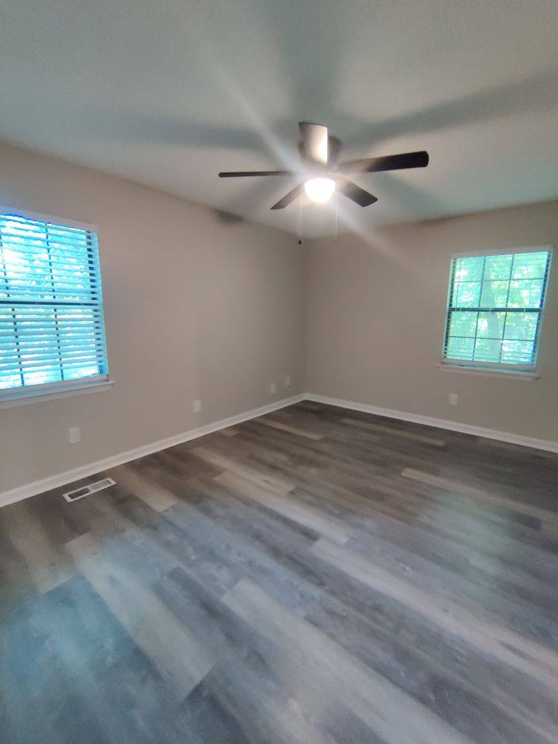 Apartment for rent at 813 Chickamauga Ave, Rossville, GA 30741