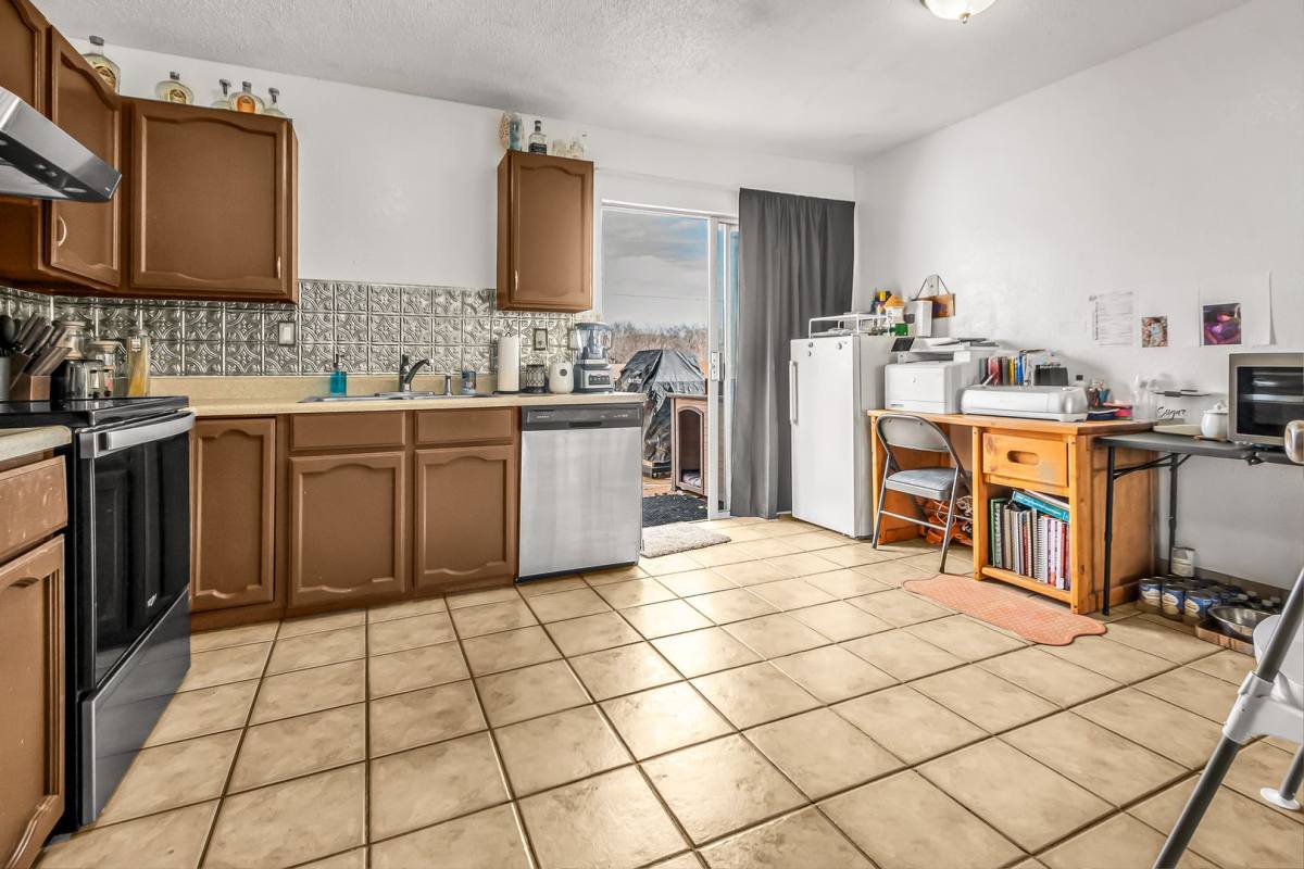 Townhouse for rent at 252 E Rangely Ave, Rangely, CO 81648