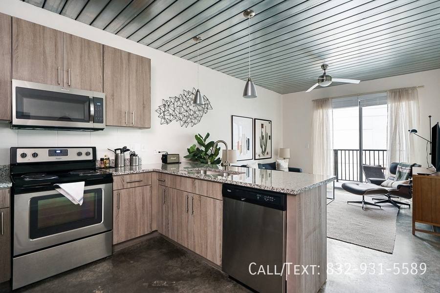 Apartment for rent at 1966 Travis St #MM2, Houston, TX 77002