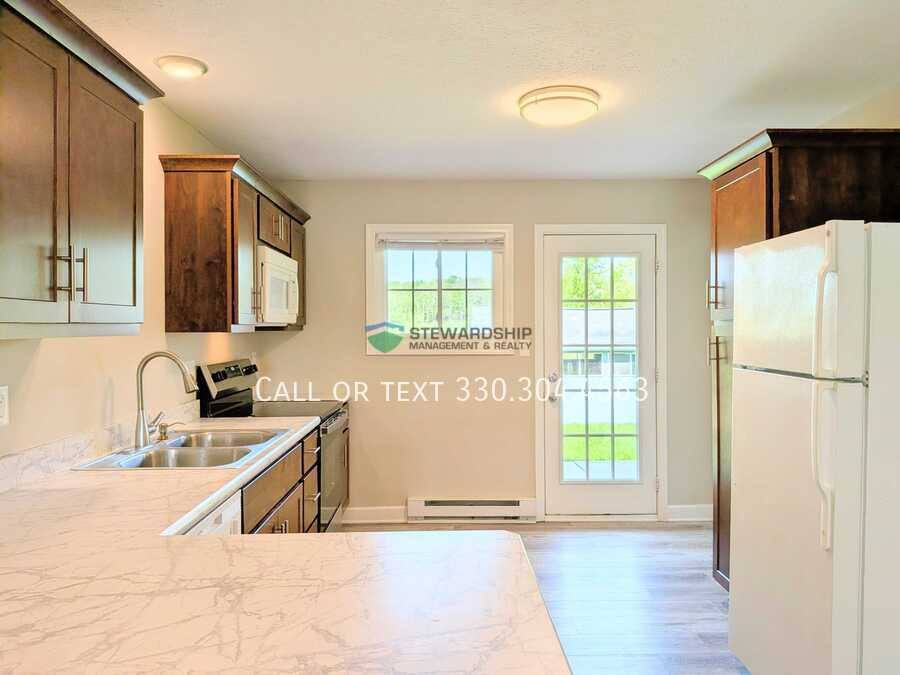 Apartment for rent at 6157 Kemary Ave SW #B, Navarre, OH 44662