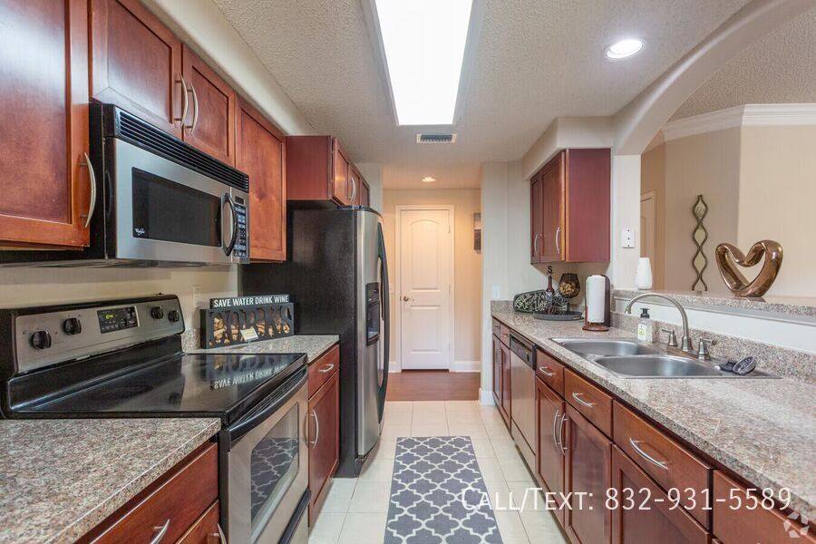 Apartment for rent at 1699 Parkway Plaza Dr #SNBS, Houston, TX 77077