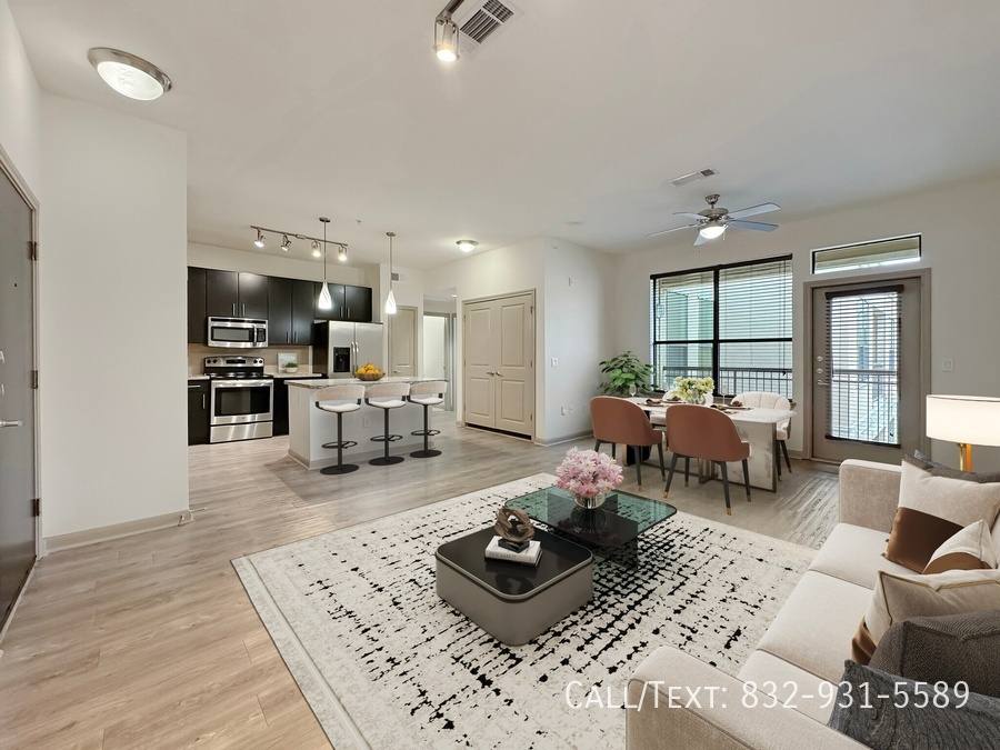 Apartment for rent at 2899 Louisiana St #CPM2, Houston, TX 77006