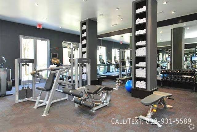 Apartment for rent at 2899 Louisiana St #CPM2, Houston, TX 77006