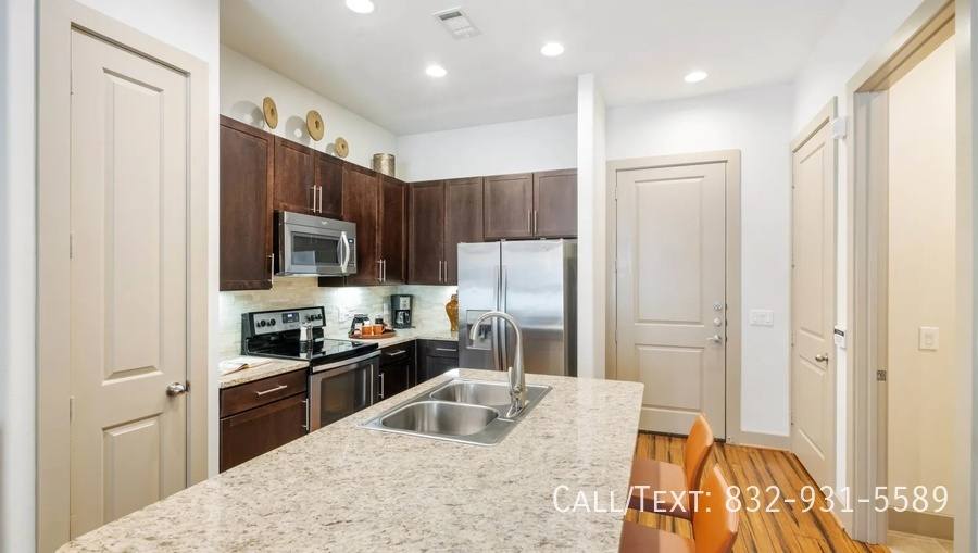 Apartment for rent at 25143 Grogans Mill Rd #OSSP, Spring, TX 77380