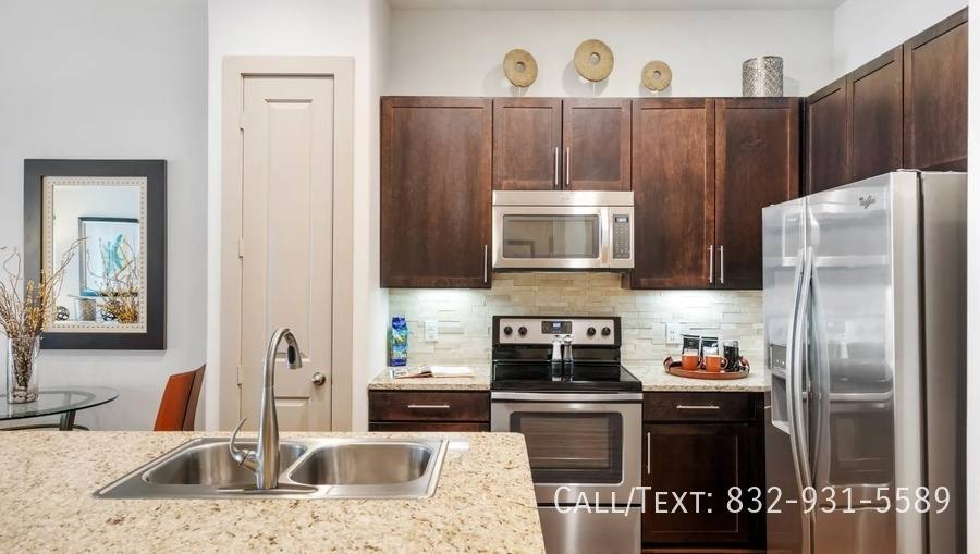 Apartment for rent at 25143 Grogans Mill Rd #OSSP, Spring, TX 77380