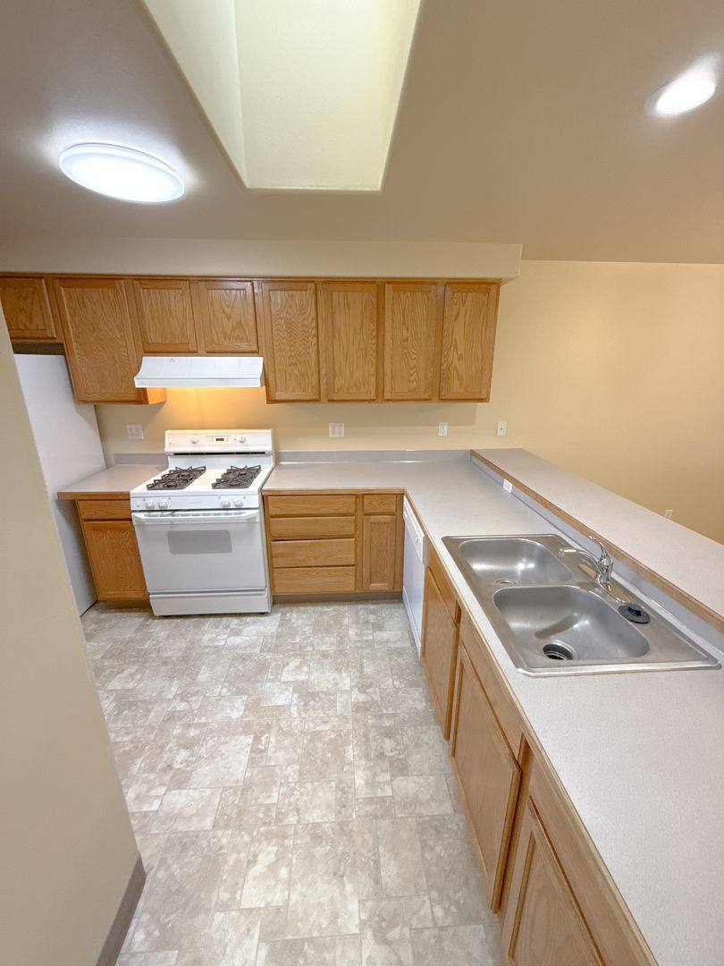 Apartment for rent at 5542-5542 Glenridge Way, Klamath Falls, OR 97603