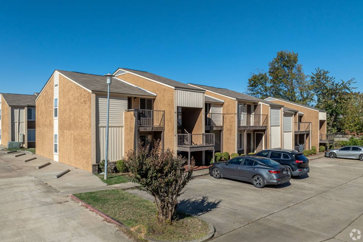 Apartment for rent at 2921 Old Greenwood Rd - Building 4 #42, Fort Smith, AR 72903