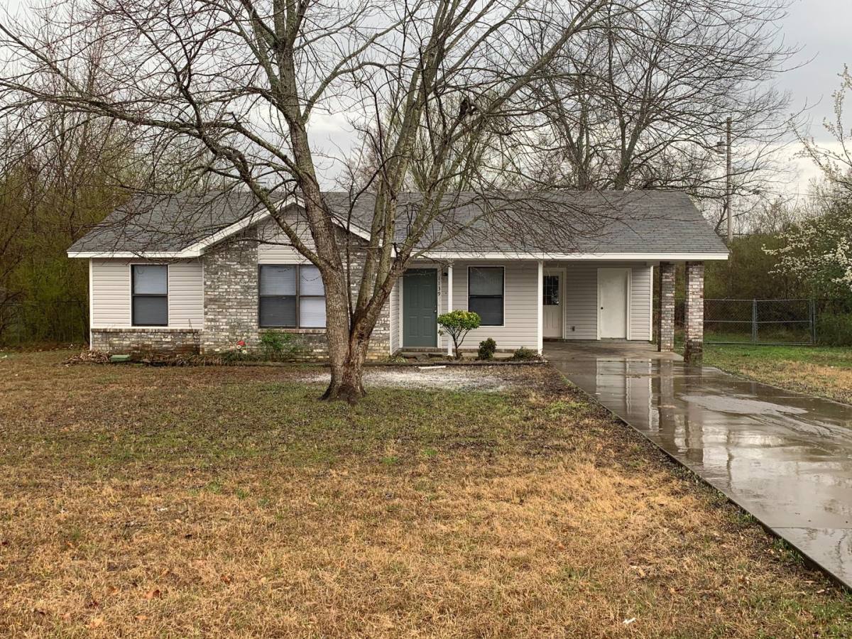 House for rent at 1139 W Denver St, Greenwood, AR 72936