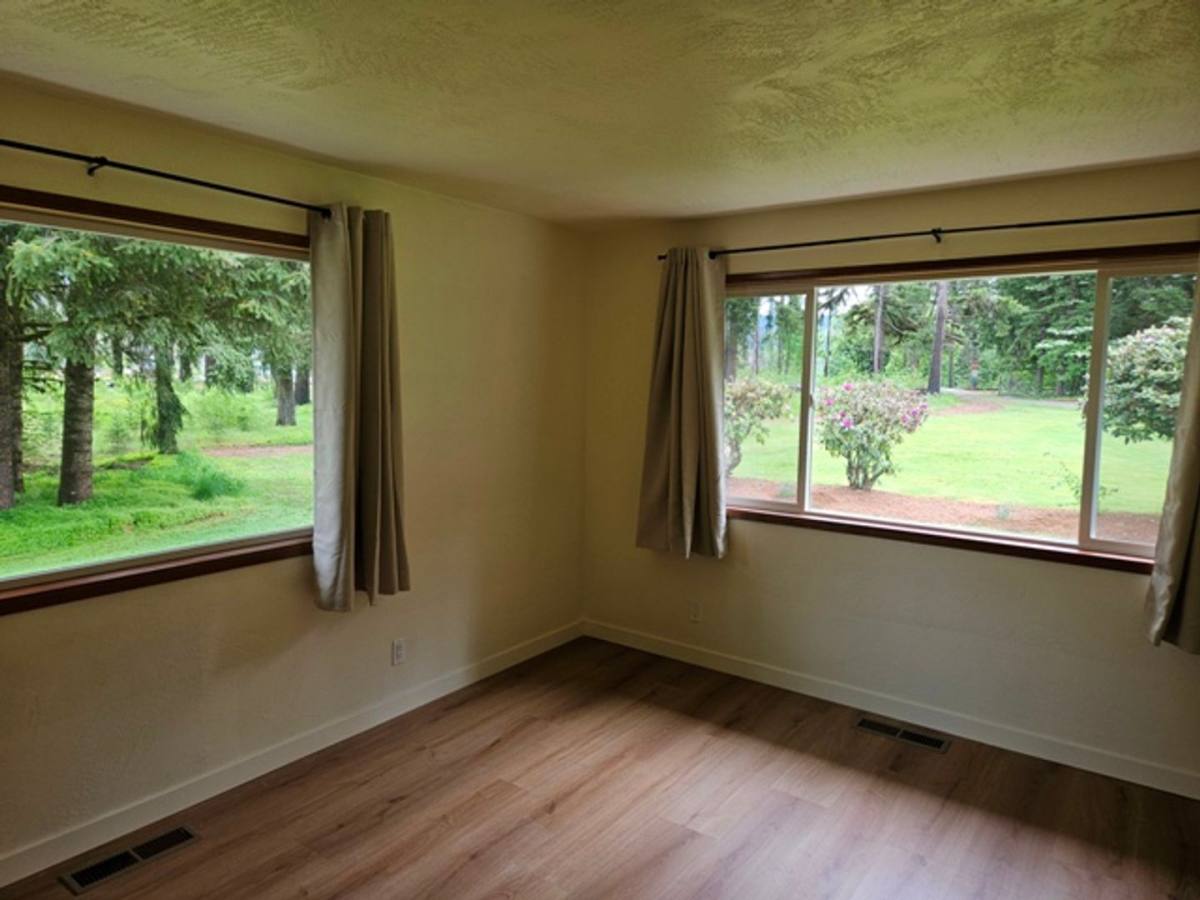 House for rent at 47524 E Lyons-Mill City Dr, Lyons, OR 97358