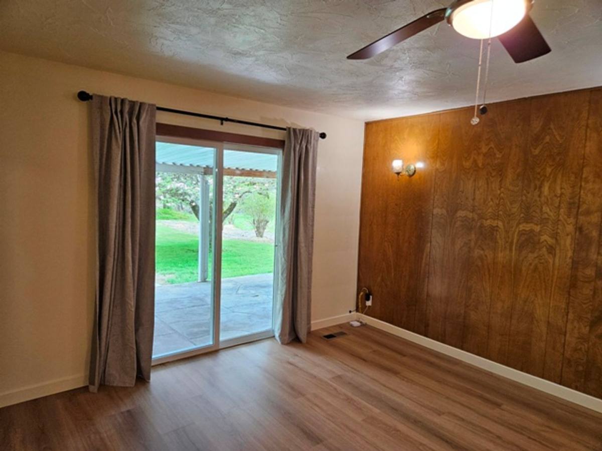 House for rent at 47524 E Lyons-Mill City Dr, Lyons, OR 97358