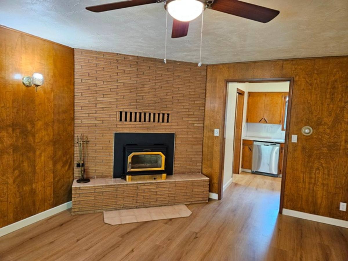 House for rent at 47524 E Lyons-Mill City Dr, Lyons, OR 97358