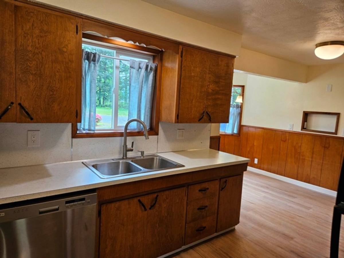 House for rent at 47524 E Lyons-Mill City Dr, Lyons, OR 97358