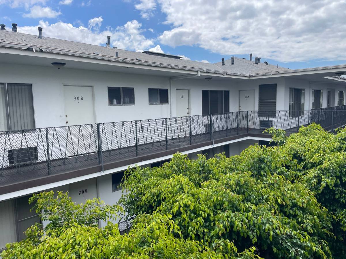Apartment for rent at 460 W Doran St, Glendale, CA 91203