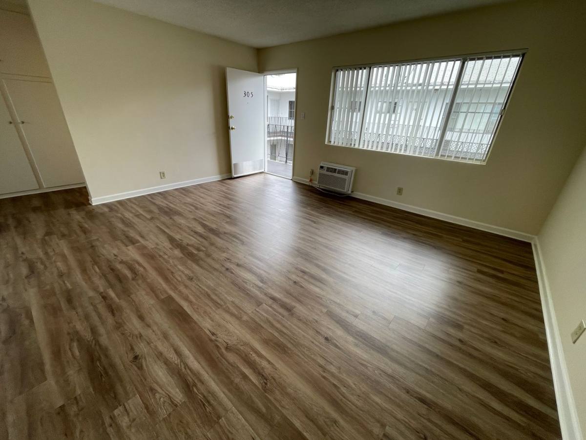 Apartment for rent at 460 W Doran St, Glendale, CA 91203