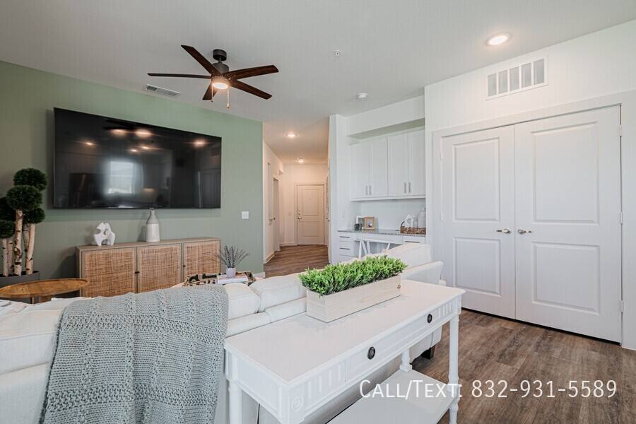 Apartment for rent at 5688 Gessner Rd #WO2, Houston, TX 77041