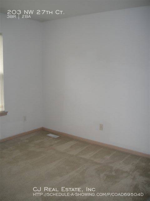House for rent at 203 NW 27th Court, Blue Springs, MO 64015