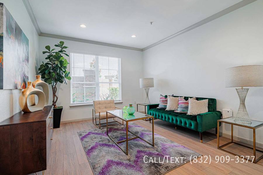 Apartment for rent at 10799 Memorial Dr #AAML, Houston, TX 77024
