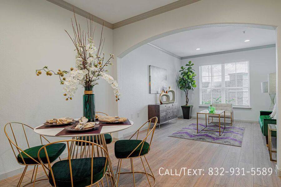 Apartment for rent at 10799 Memorial Dr #AAML, Houston, TX 77024