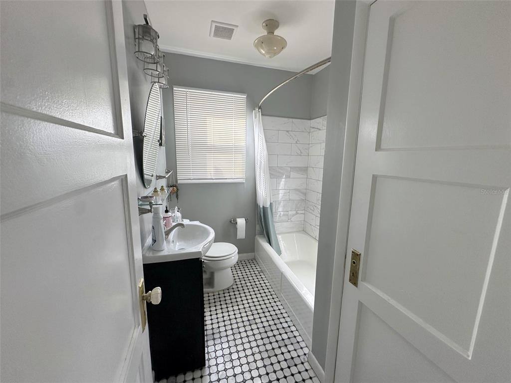 Apartment for rent at 1419 E Jean St, Tampa, FL 33604