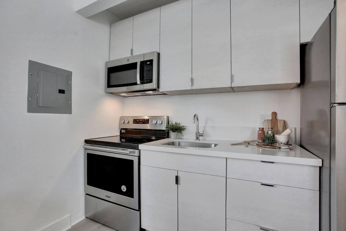 Apartment for rent at 1634 SE Hawthorne Blvd, Portland, OR 97214