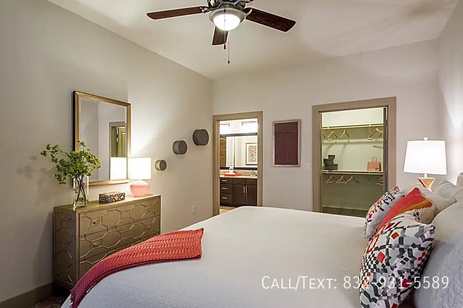 Apartment for rent at 2598 Main St #38M2, Houston, TX 77002