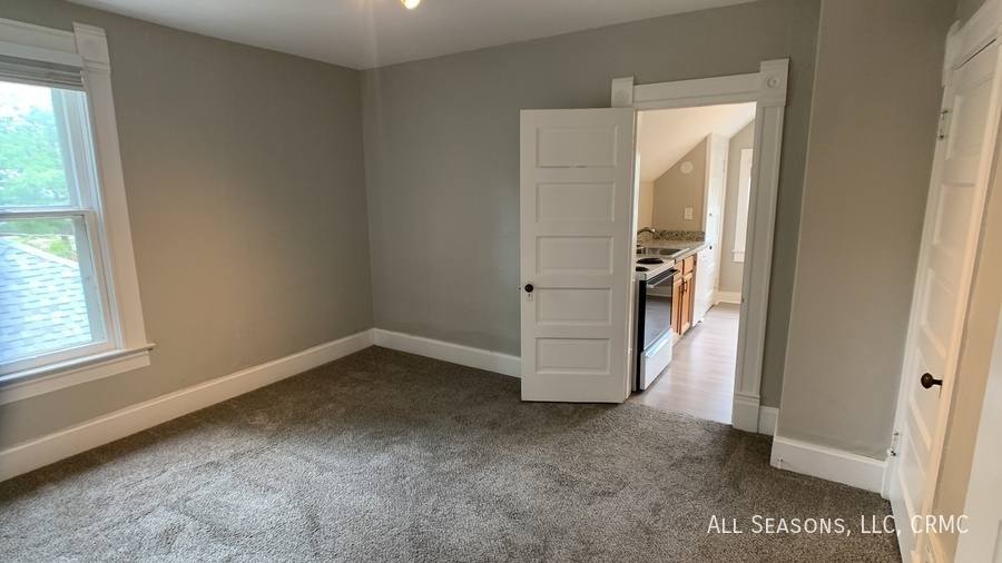 Apartment for rent at 114 E Espanola St, Colorado Springs, CO 80907