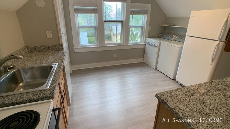 Apartment for rent at 114 E Espanola St, Colorado Springs, CO 80907