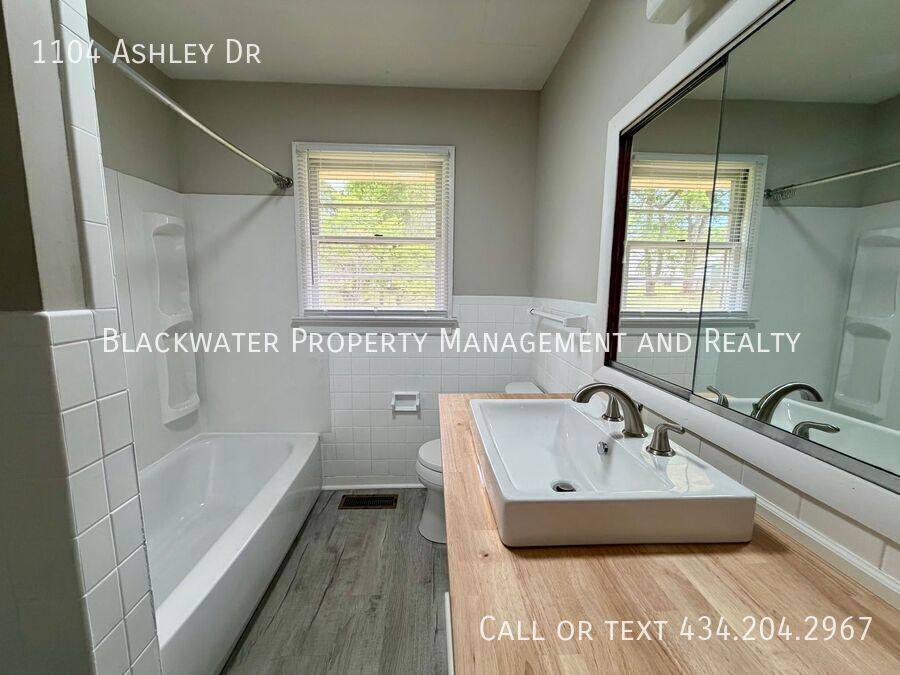 House for rent at 1104 Ashley Dr, Lynchburg, VA 24501