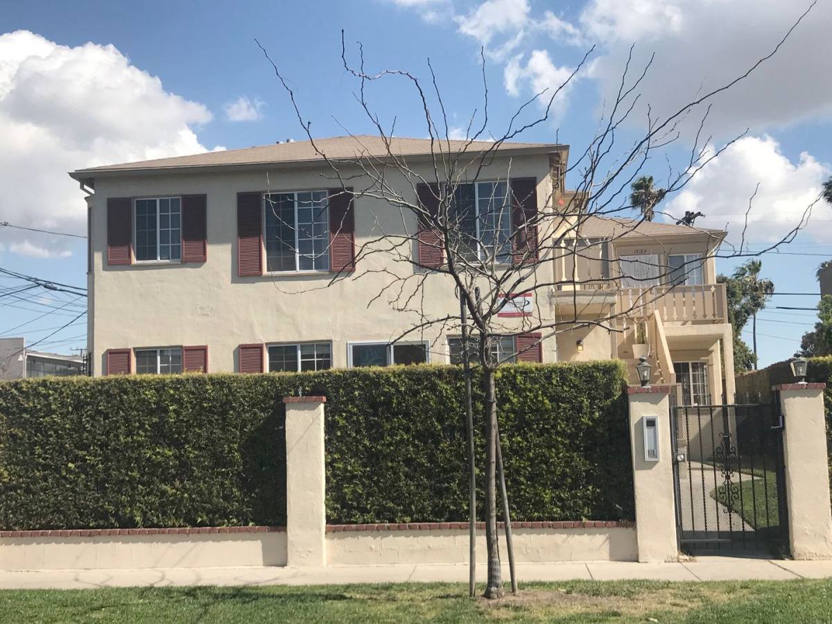 Apartment for rent at 1416 S Genesee Ave, Los Angeles, CA 90019