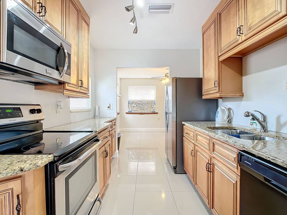 House for rent at 6823 4th Ave N, Saint Petersburg, FL 33710