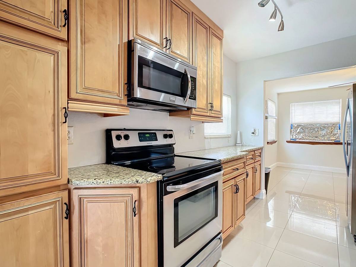 House for rent at 6823 4th Ave N, Saint Petersburg, FL 33710