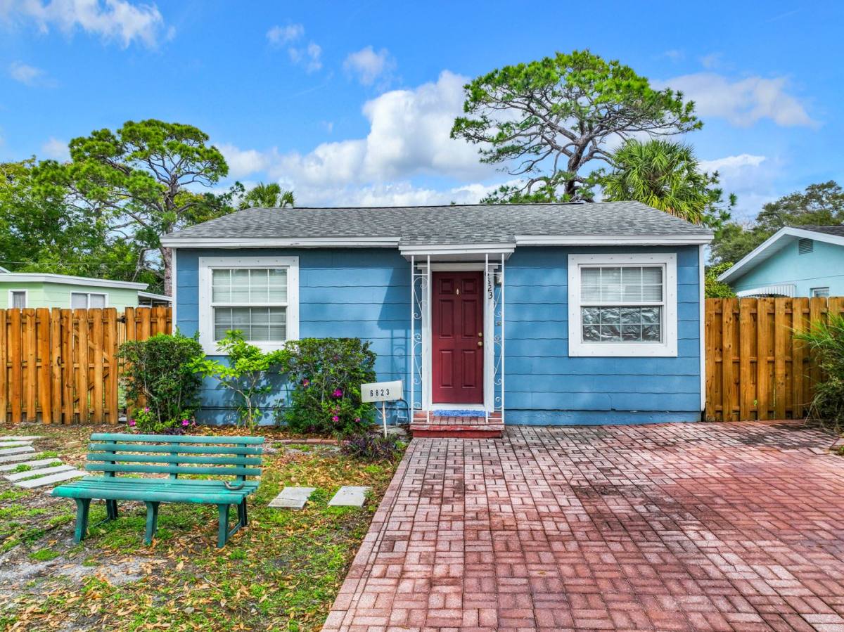 House for rent at 6823 4th Ave N, Saint Petersburg, FL 33710