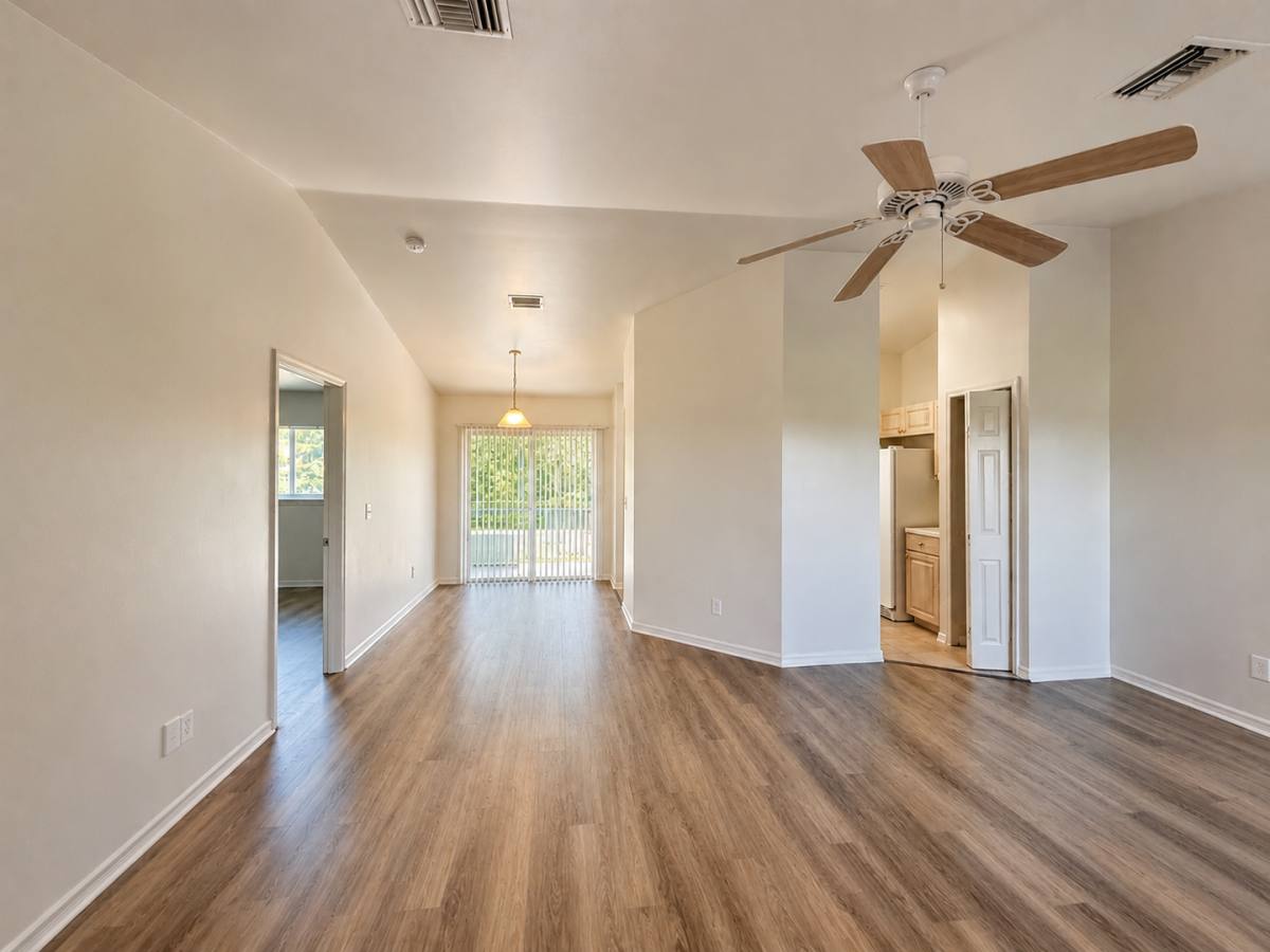 Townhouse for rent at 4401 22nd St SW, Lehigh Acres, FL 33973