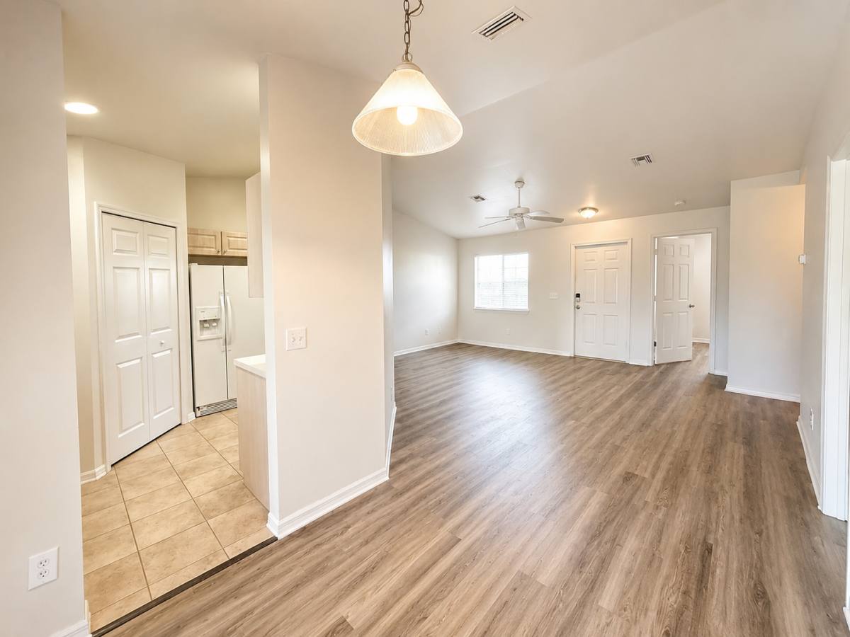 Townhouse for rent at 4401 22nd St SW, Lehigh Acres, FL 33973