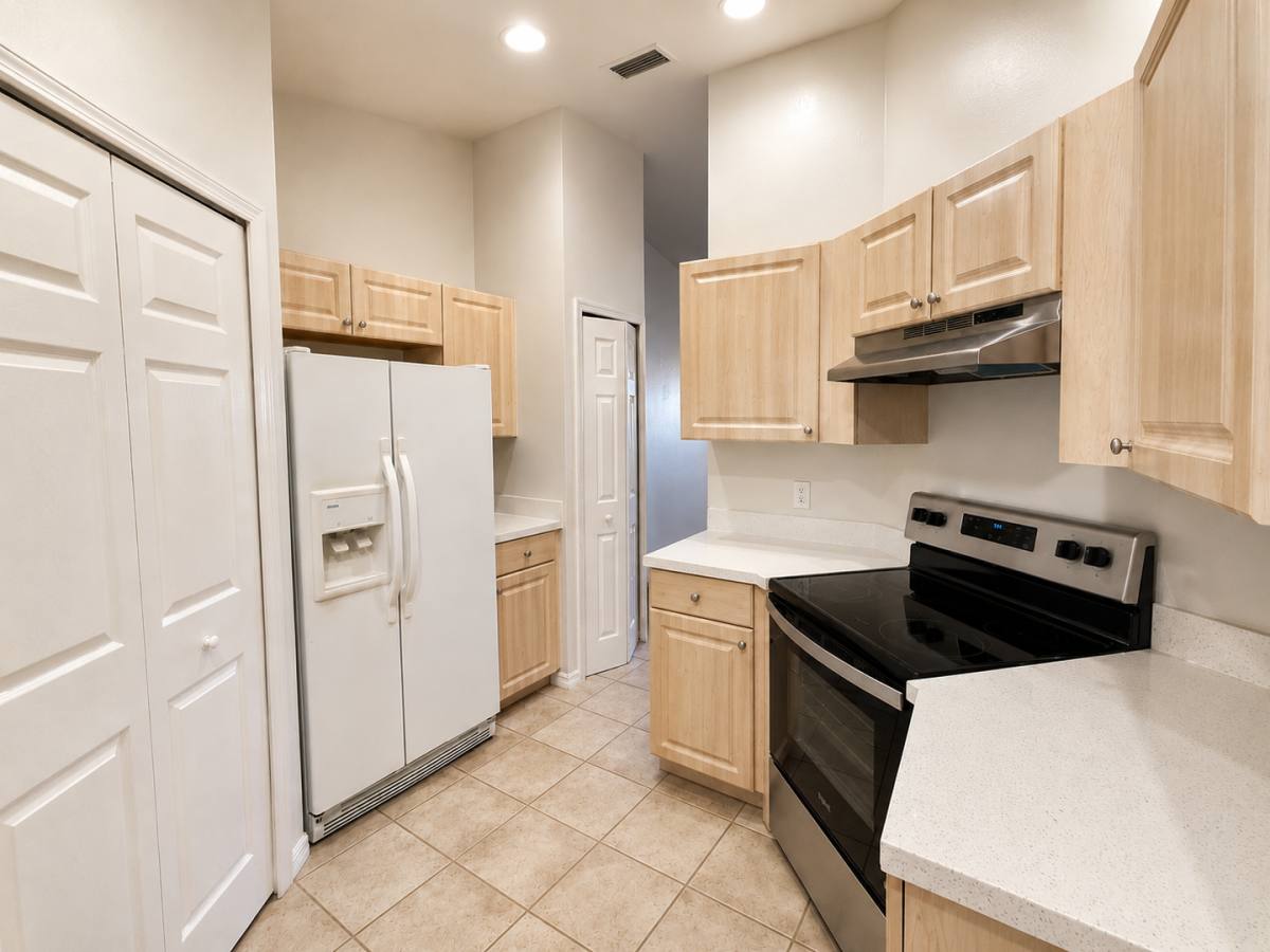 Townhouse for rent at 4401 22nd St SW, Lehigh Acres, FL 33973