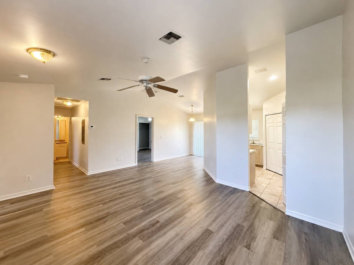 Townhouse for rent at 4401 22nd St SW, Lehigh Acres, FL 33973