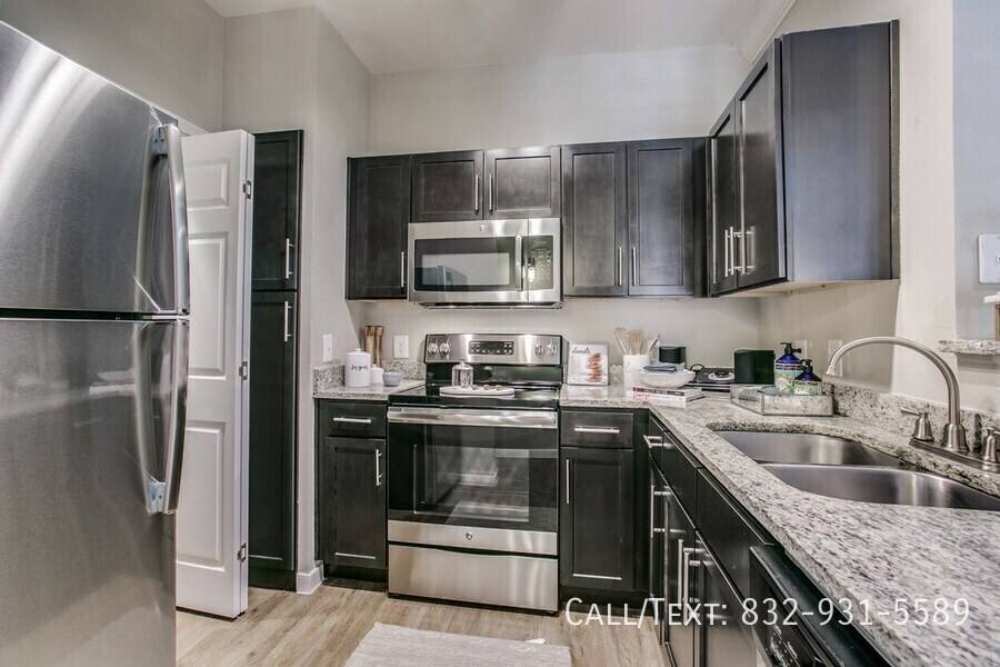 Apartment for rent at 3510 W Alabama St #GAEL, Houston, TX 77027