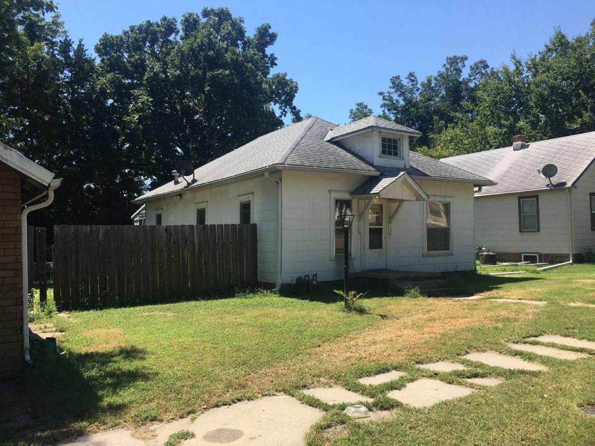 House for rent at 617 E 9th, Newton, KS 67114