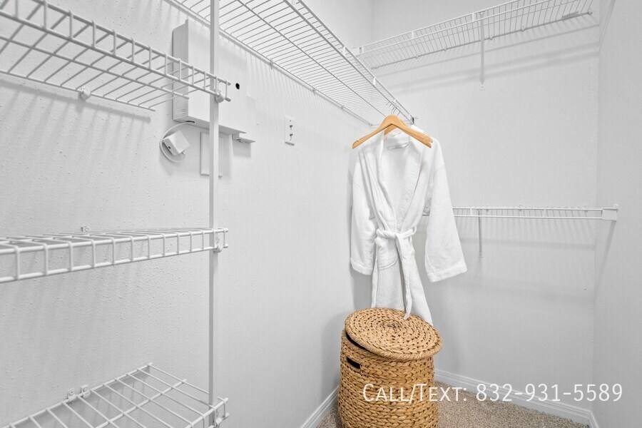 Apartment for rent at 2687 Yorktown St #GMU, Houston, TX 77056