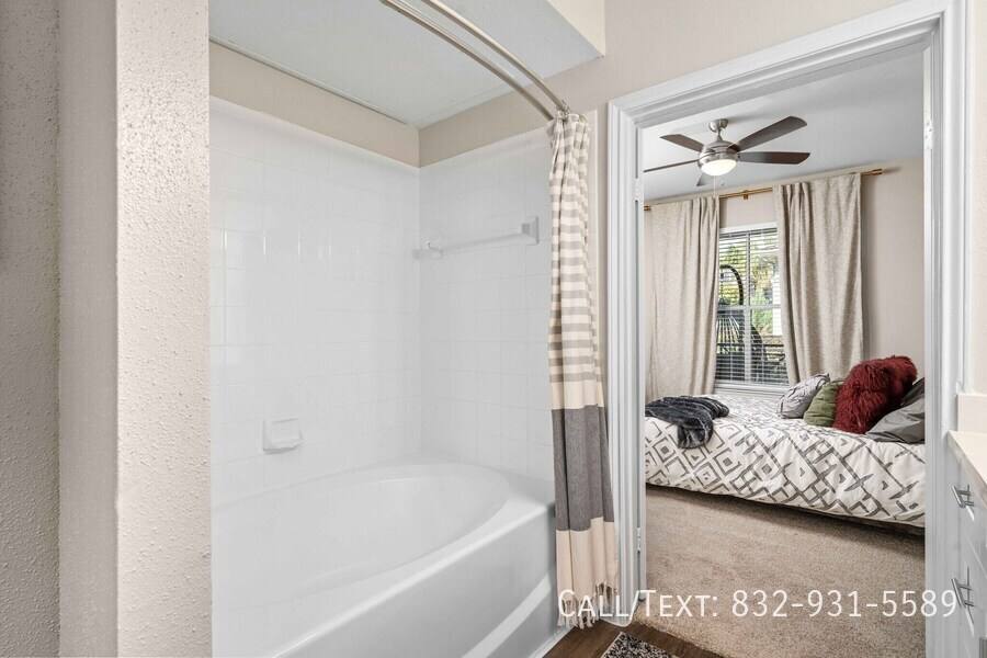 Apartment for rent at 2687 Yorktown St #GMU, Houston, TX 77056