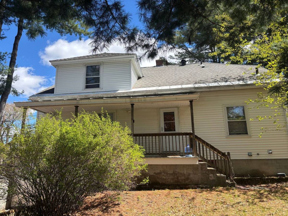 Apartment for rent at 576 Abbott Ave, Leominster, MA 01453