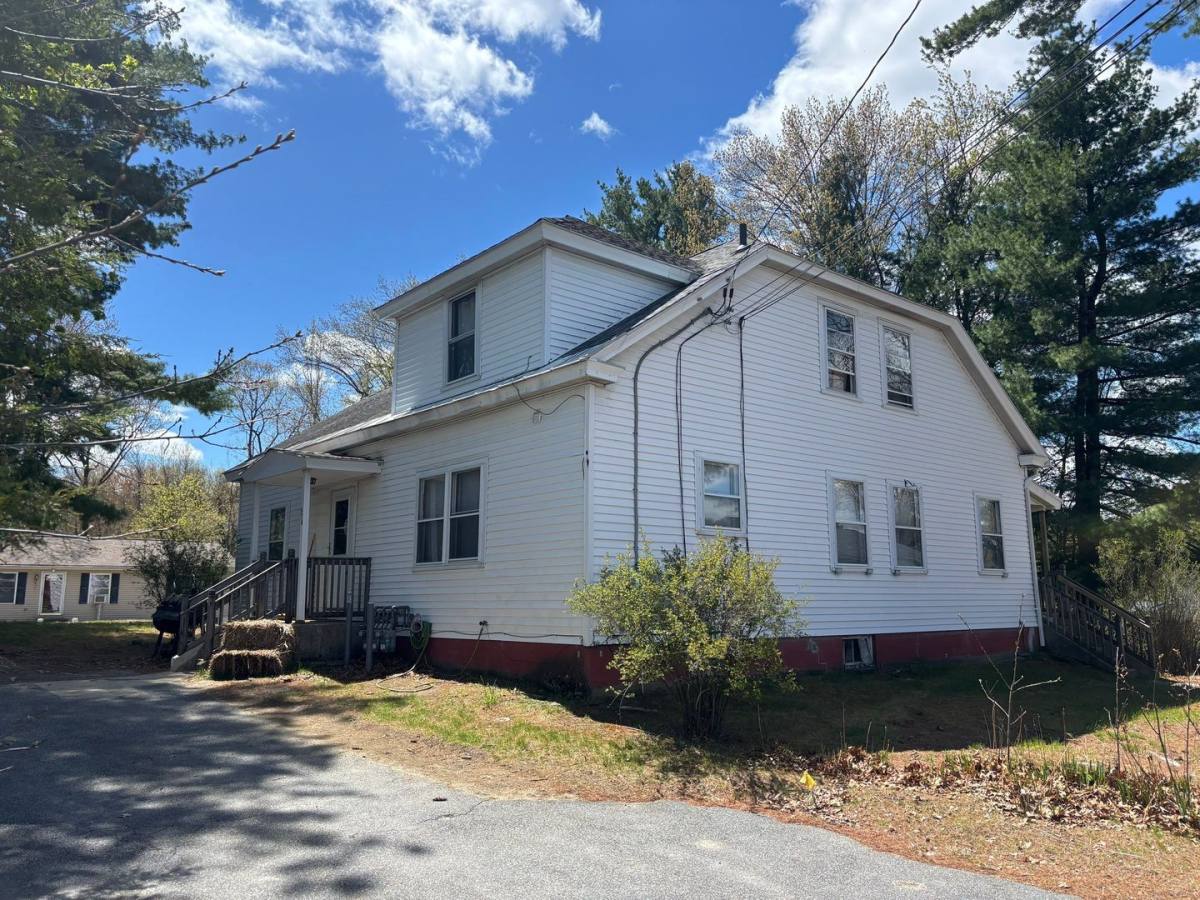 Apartment for rent at 576 Abbott Ave, Leominster, MA 01453