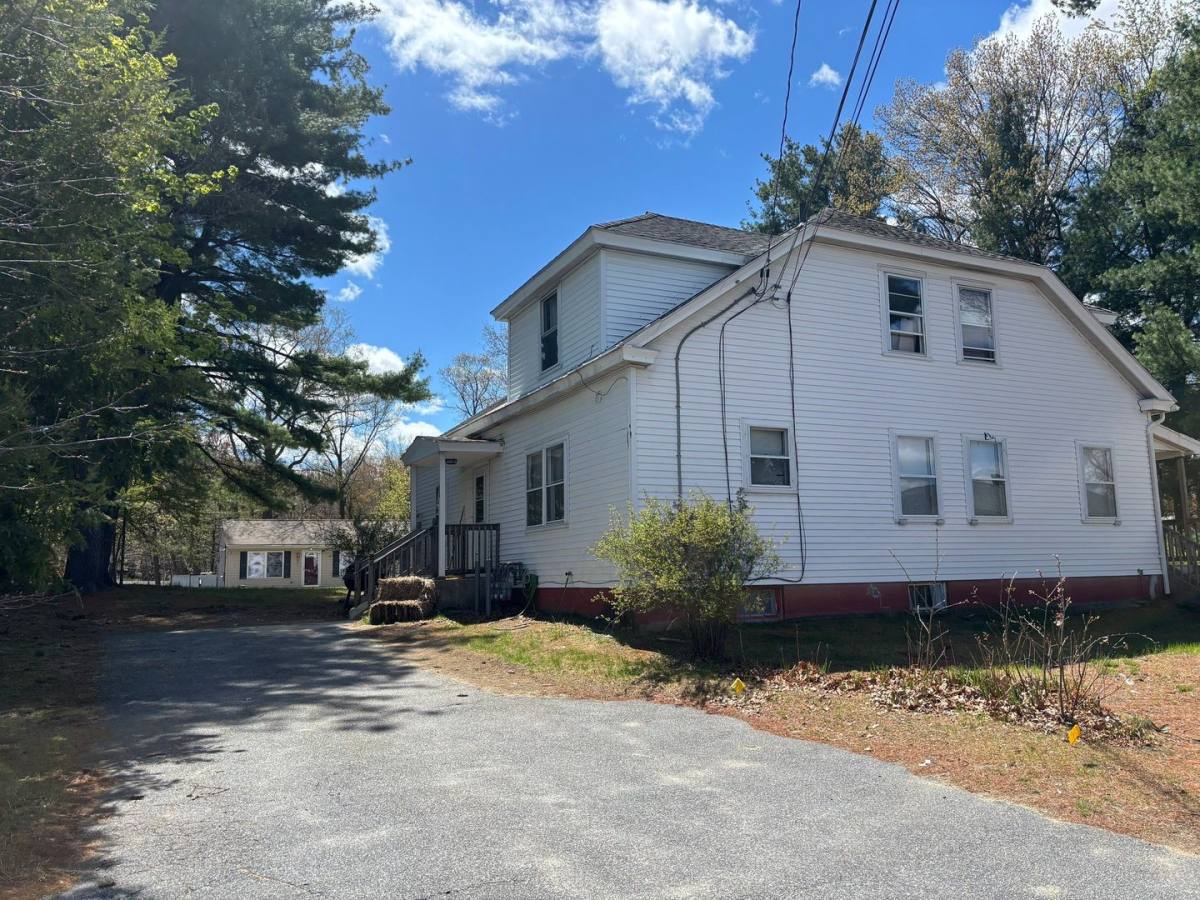 Apartment for rent at 576 Abbott Ave, Leominster, MA 01453