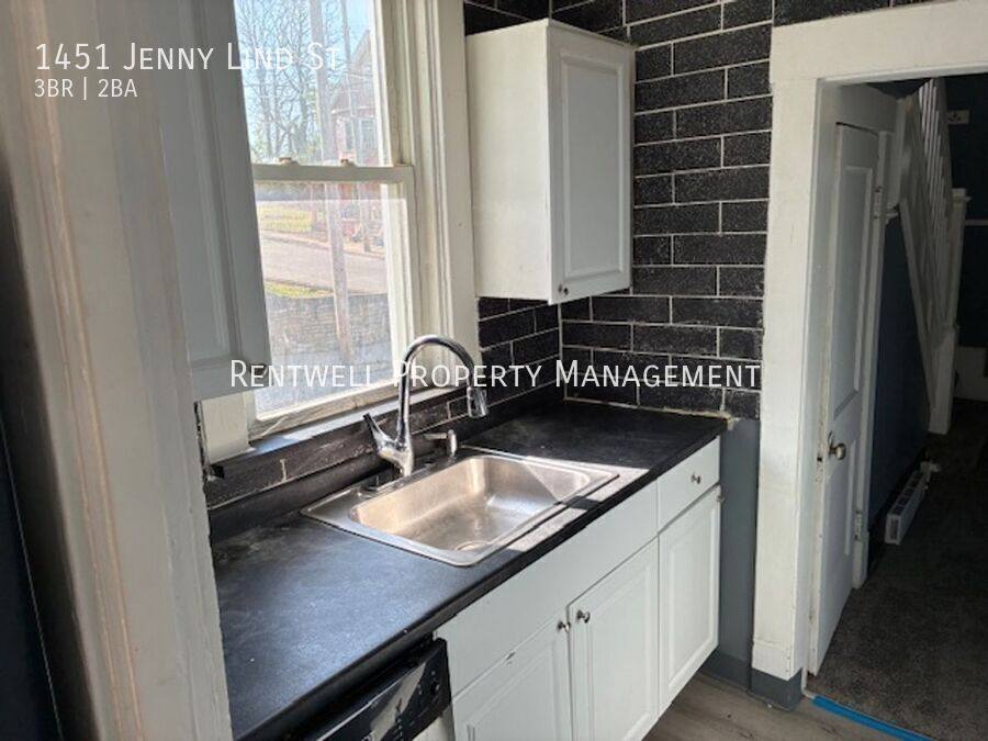 House for rent at 1451 Jenny Lind St, McKeesport, PA 15132
