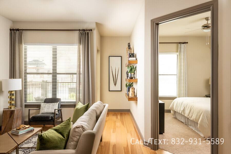 Apartment for rent at 100 Westcott St #MH1, Houston, TX 77007