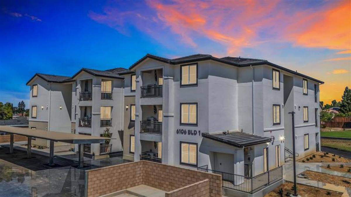 Apartment for rent at 6106 Auburn St, Bakersfield, CA 93306