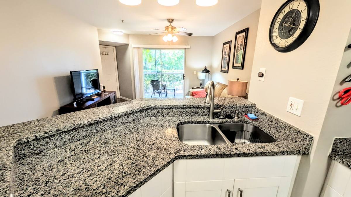 Condo for rent at 850 S Tamiami Trail, Sarasota, FL 34236