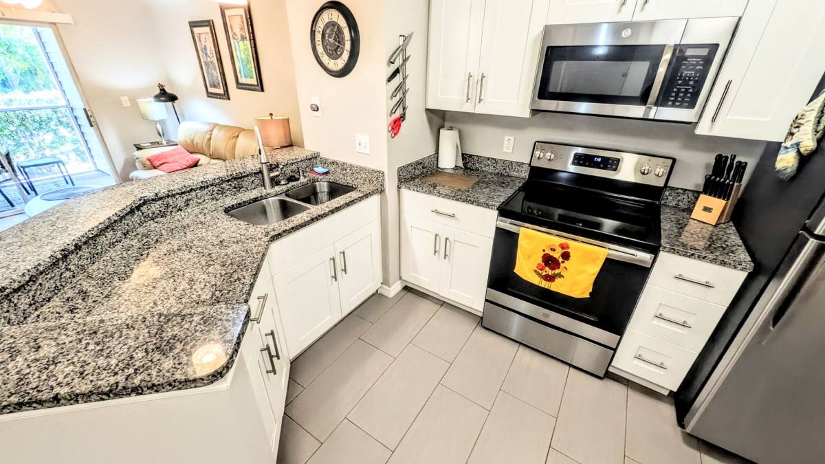 Condo for rent at 850 S Tamiami Trail, Sarasota, FL 34236